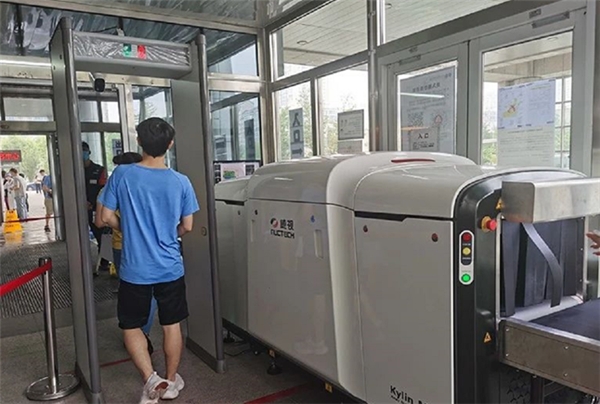 睿盾智能访客机器人M5121A002A(图1)